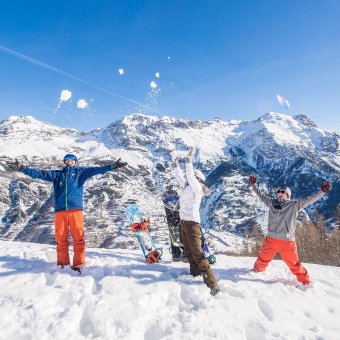 groupe profitant du domaine skiable 